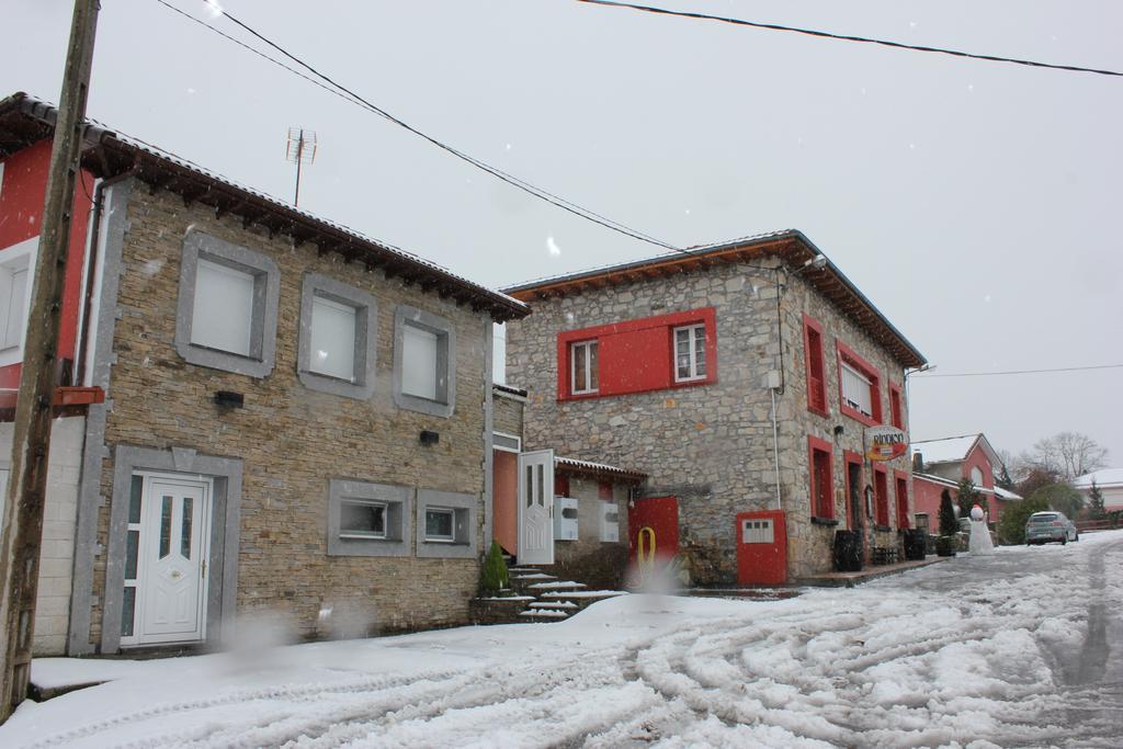 Hotel Asador Rindion Tineo Buitenkant foto
