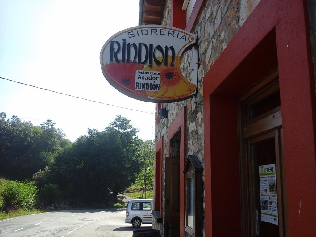 Hotel Asador Rindion Tineo Buitenkant foto